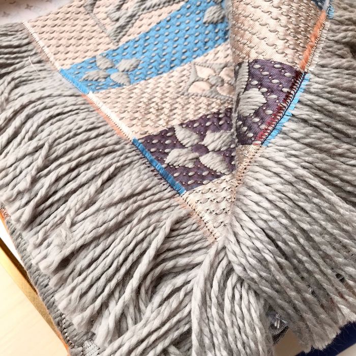 Louis Vuitton Scarf LV00152